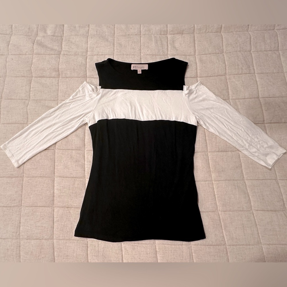 Philosophy shoulder-less, 3/4 sleeve shirt